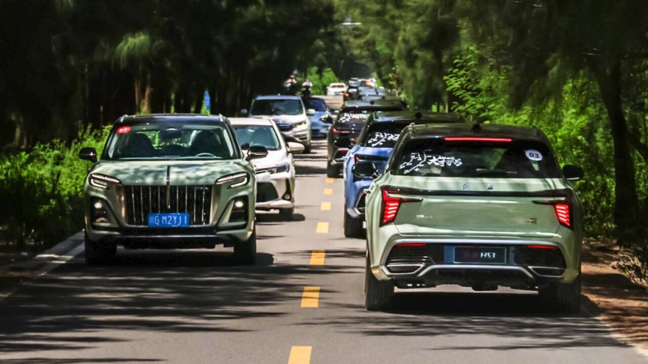 В Китае объявили цены на Hongqi HS3 - самый доступный кроссовер марки -  Китайские автомобили